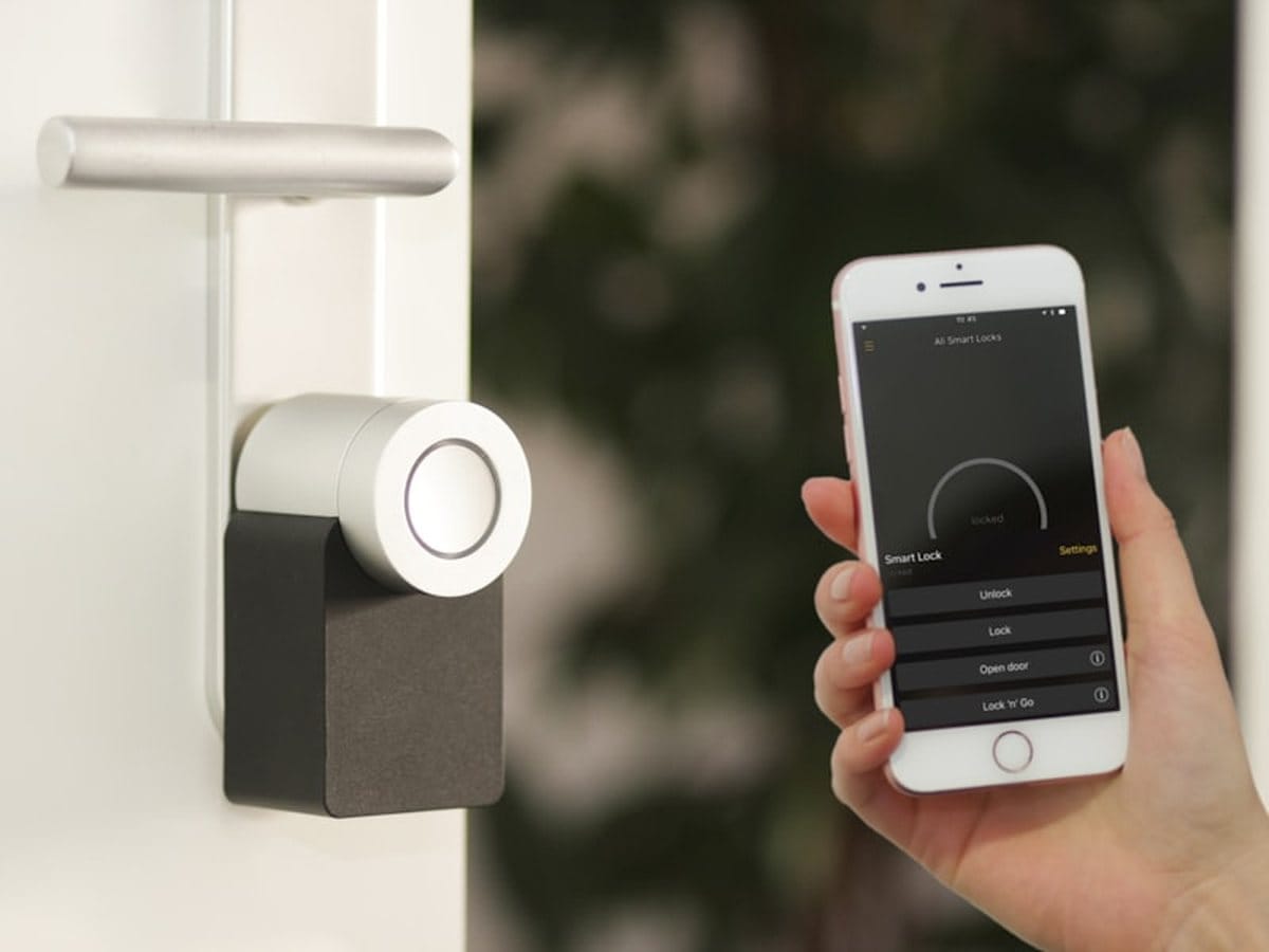 Access control lock secured after a checkpoint verification